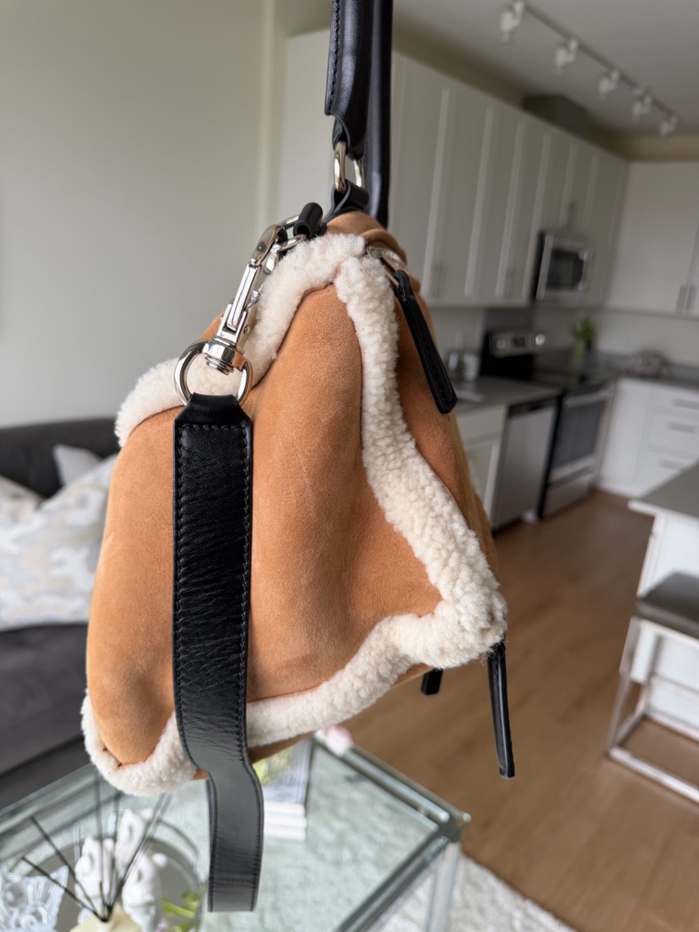 LIMITED EDITION Runway Givenchy Tan Suede Shearling-Trim Pandora Medium - Picture 5 of 9